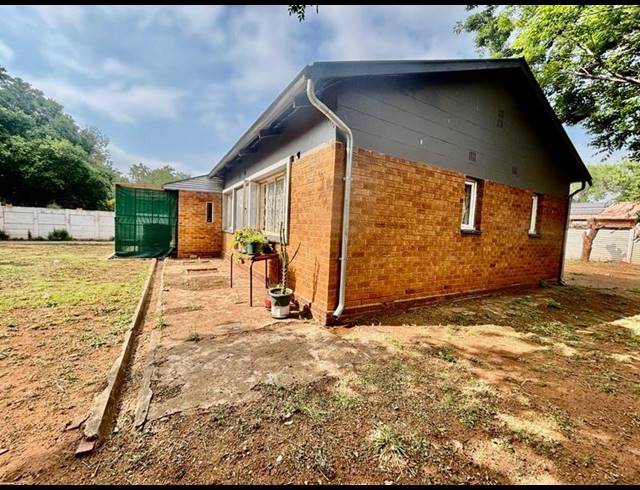 3 BEDROOM HOUSE FOR SALE IN VANDERBIJLPARK CW 2